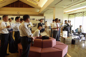 ���H���Ƃ̎��@�̕��i