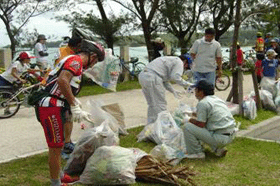 ���[�h�N���[���̕��i