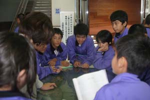 ���[�����ٌ��w