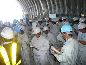 �g���l������