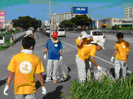 ���|�������i