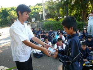 �L�O�i����