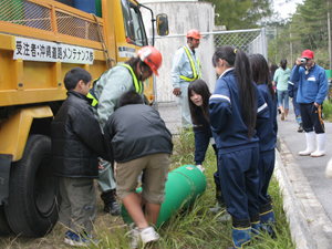 �N�C�i�t�F���X�ݒu��ƕ��i