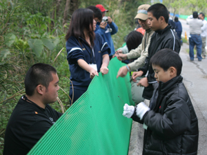 �N�C�i�t�F���X�ݒu��ƕ��i