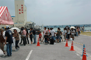 ���싙�`13:40���̗��p�ґ҂��̏󋵂̎ʐ^