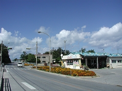 津波小学校前の歩道
